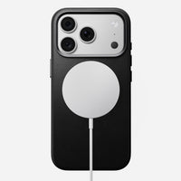Angled view of the black Camino leather Nomad Traditional case on iPhone 18 Pro