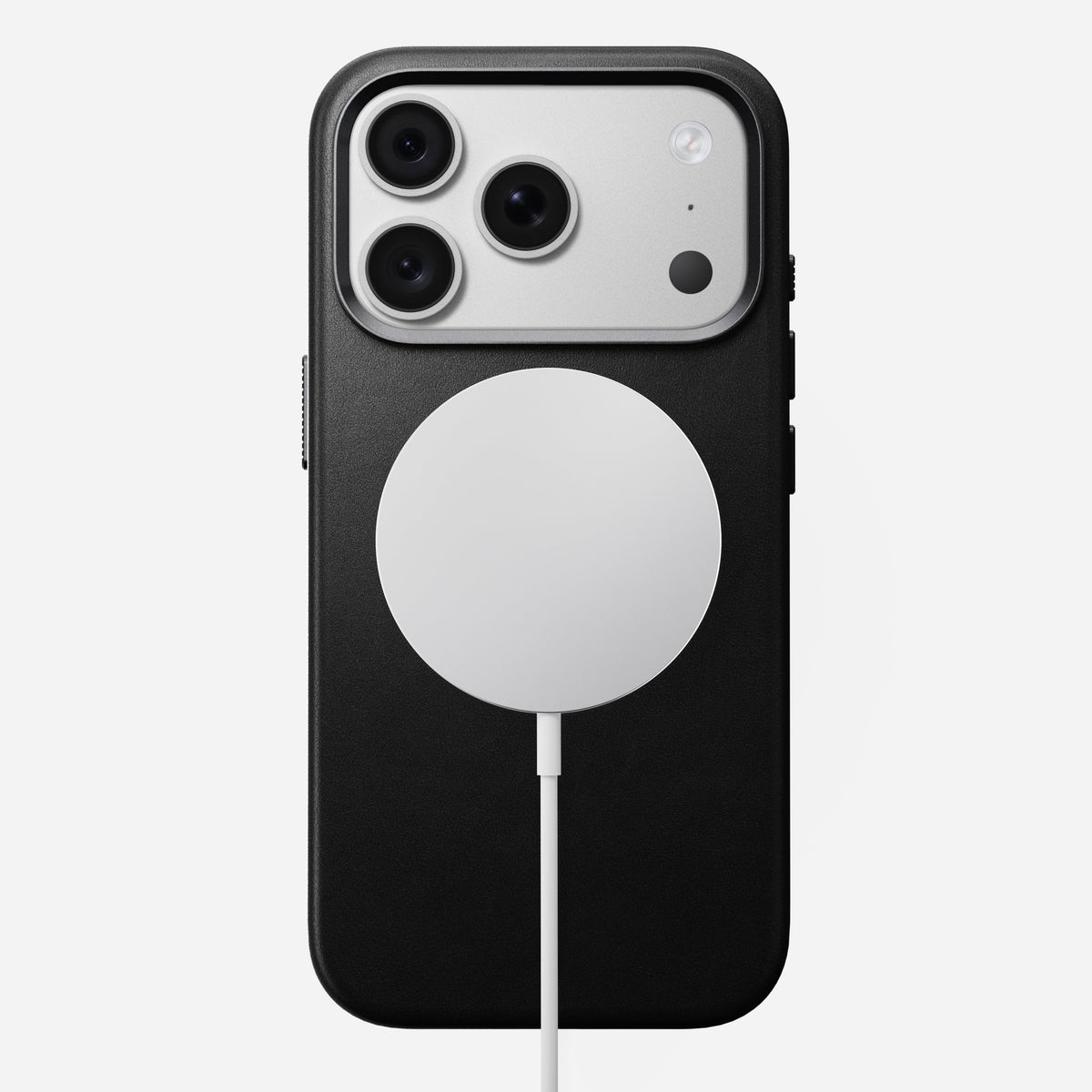 Angled view of the black Camino leather Nomad Traditional case on iPhone 18 Pro