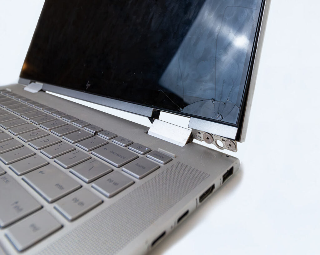HP-Laptop-Broken-Hinge-e1732270082601-1024x815.jpg