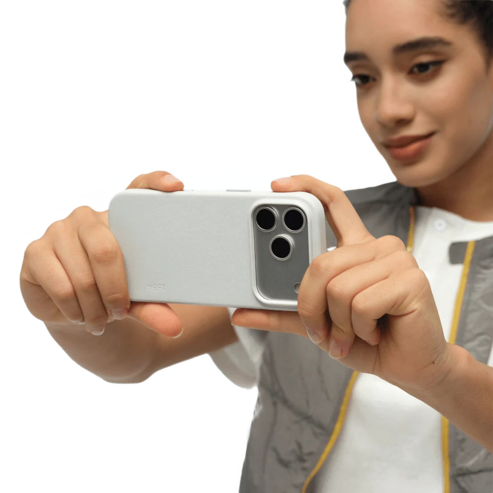 Raised camera bezel on the MOFT Snap MOVAS leather case for iPhone 17 Pro